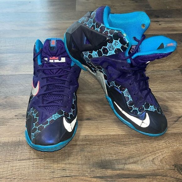 Nike Lebron XI 11 Summit Lakes Hornets Size 5.5Y - Picture 1 of 8